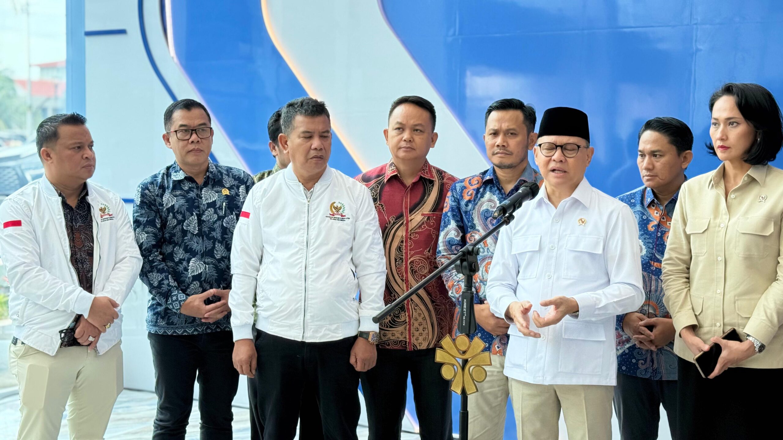 HADIRI MOU ADKASI BERSAMA MENTERI P2MI, AGUS SUTISNA: PEKERJA MIGRAN ADALAH PEJUANG BANGSA<br>