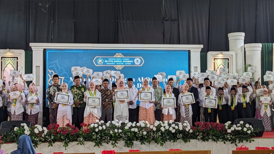 MI PTQ DARUL HIKMAH JEPARA WISUDA 112 SISWA DAN GELAR HAFLAH MUWADDA’AH<br>