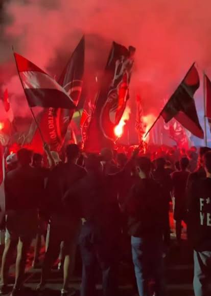 RIBUAN SUPORTER PADATI JALANAN, SAMBUT KEPULANGAN PERSIJAP JEPARA YANG BERTAHAN DI KASTA TERTINGGI<br>