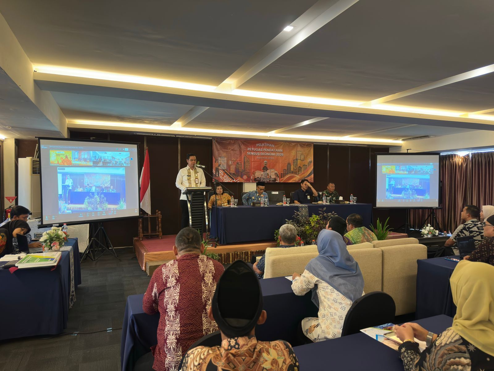 <br>BUPATI JEPARA BUKA PELATIHAN PETUGAS SENSUS EKONOMI 2026, TEKANKAN PENTINGNYA DATA AKURAT UNTUK PEMBANGUNAN DAERAH<br><br>