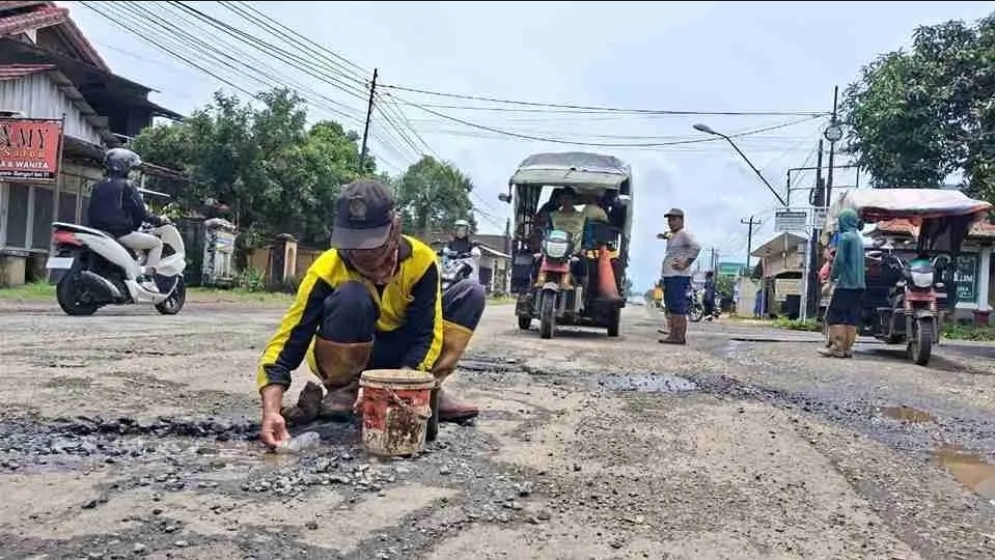 JEPARA KUCURKAN RP163,3 MILIAR UNTUK PERBAIKI 53 RUAS JALAN RUSAK, TARGET RAMPUNG OKTOBER<br>