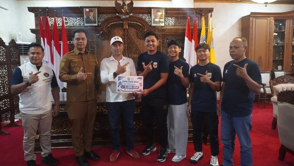 BUPATI JEPARA LEPAS TIGA ATLET FORKI TERBAIK UNTUK WAKILI INDONESIA DI KEJUARAAN KARATE ASEAN VIETNAM<br>