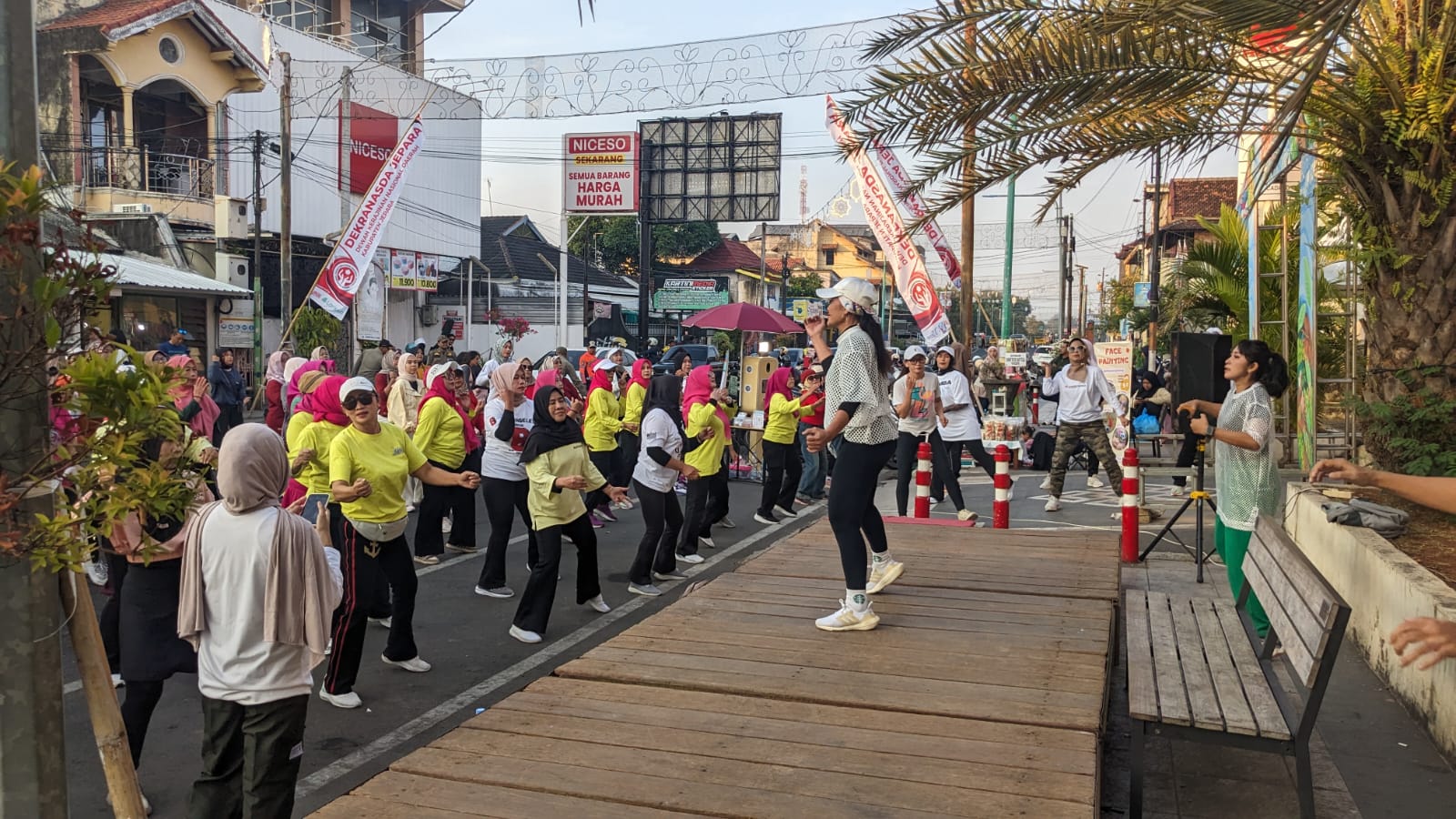 DEKRA MORNING FEST PERKUAT PROMOSI UMKM DAN PRODUK LOKAL JEPARA MELALUI KOLABORASI OLAHRAGA DAN KULINER TRADISIONAL<br>