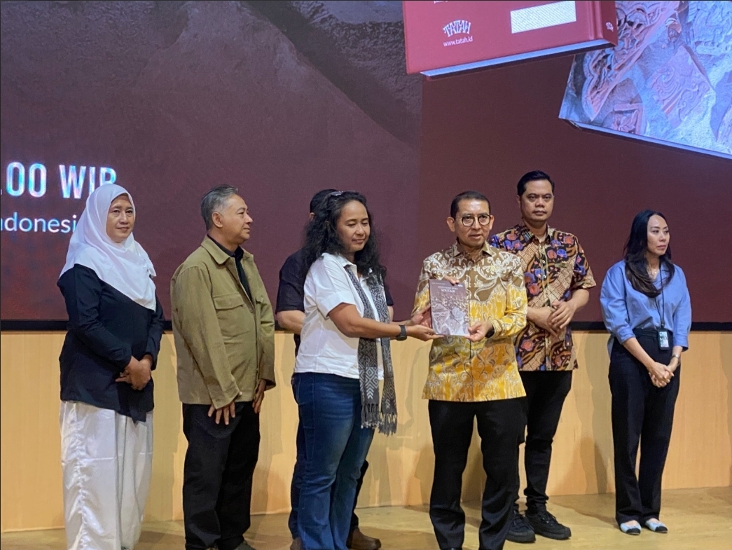 MENTERI KEBUDAYAAN LUNCURKAN BUKU TATAH DI JAKARTA, PERKUAT SENI UKIR JEPARA MENUJU WARISAN DUNIA UNESCO<br>
