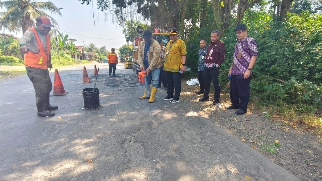 PEMPROV JATENG KUCURKAN RP36 MILIAR, PROYEK PEMBETONAN JALAN JEPARA-KELING DIMULAI AKHIR JULI<br>